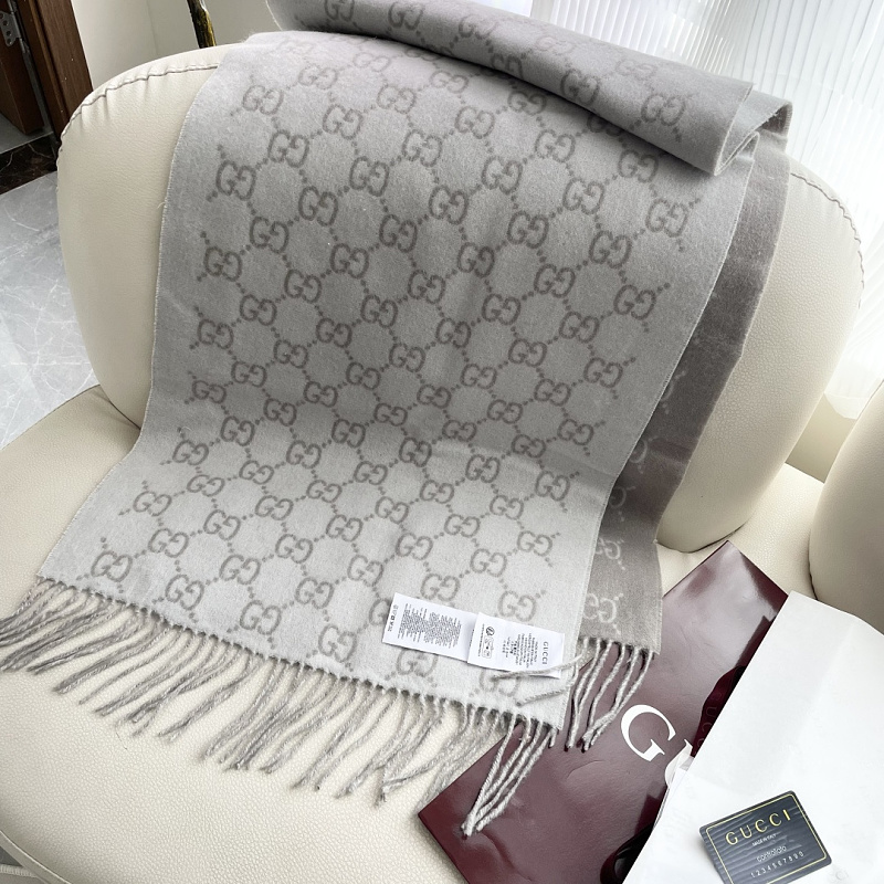 Gucci scarf