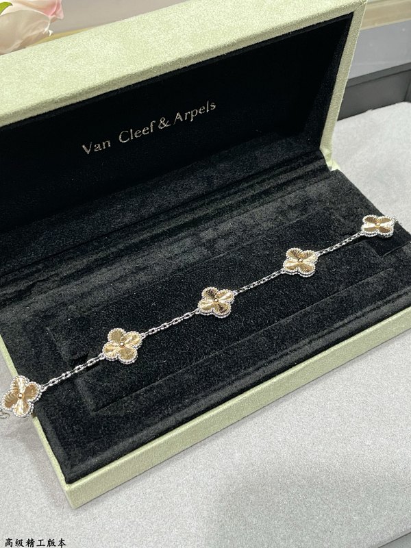 Bracelet from Scarlettluxury