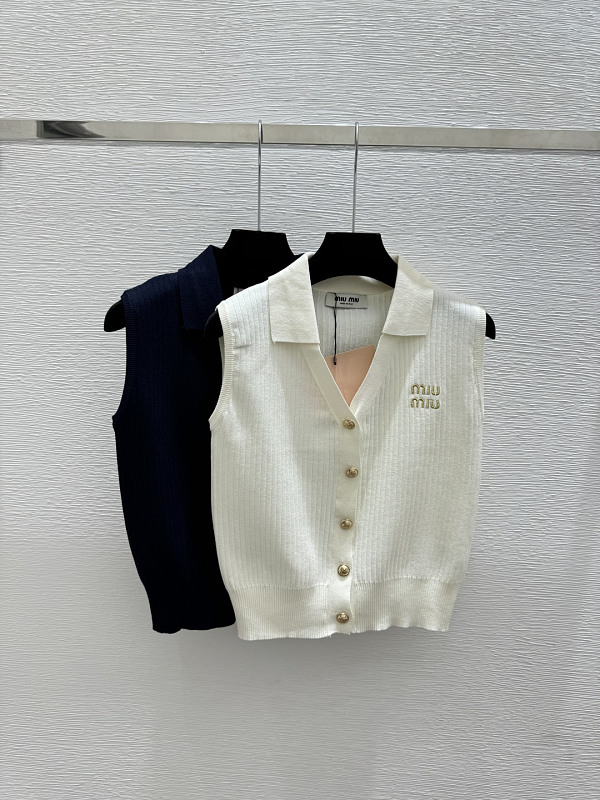 Sweater from Scarlettluxury