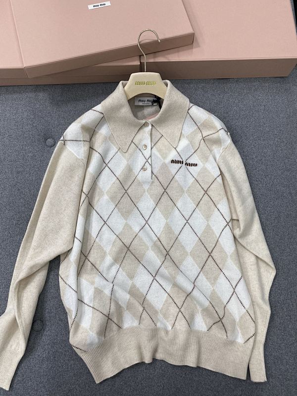 Sweater from Scarlettluxury