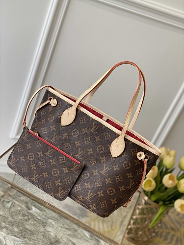 Shopping bag from Scarlettluxury