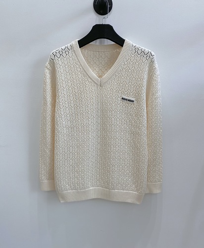 Sweater from Scarlettluxury