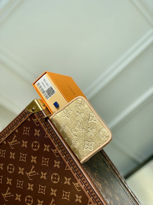 Coin purse from Scarlettluxury