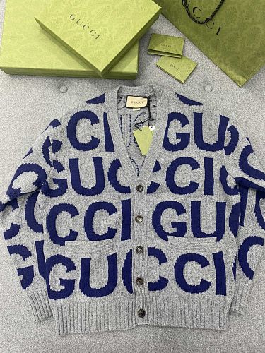 Sweater from Scarlettluxury