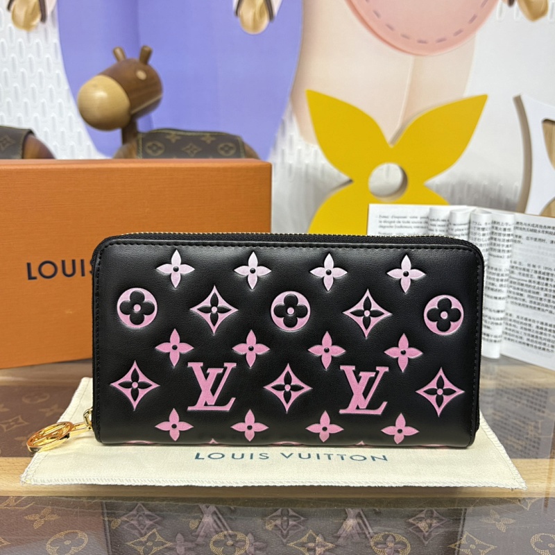 Wallet from Scarlettluxury