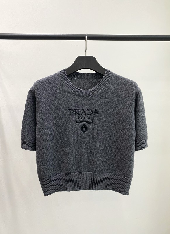Sweater from Scarlettluxury