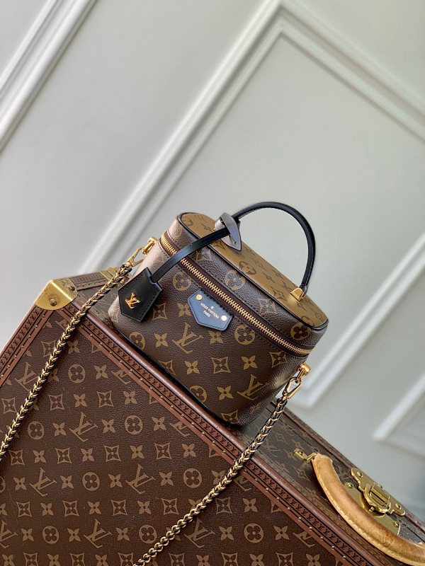 Louis Vuitton crossbody bag