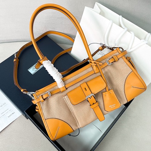 Crossbody bag from Scarlettluxury