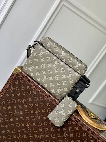 Louis Vuitton messenger bag
