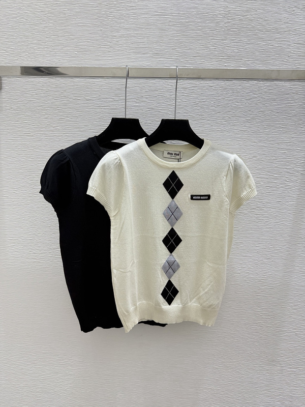 Sweater from Scarlettluxury