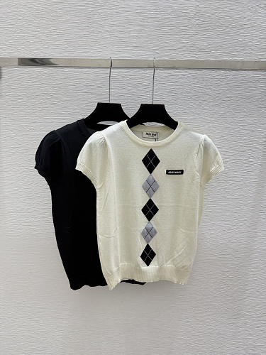 Sweater from Scarlettluxury