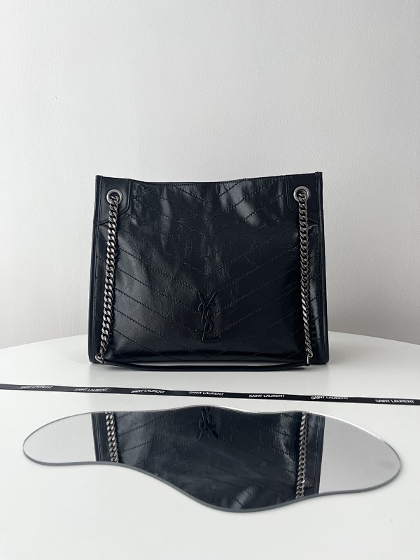 Shopping bag from Scarlettluxury