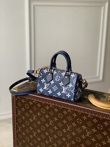 Louis Vuitton crossbody bag