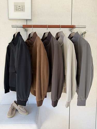 Agent QC Photos Have Color Differences Under Different Lighting And Have Resolution Discre