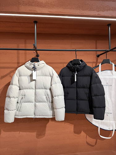 Coat Will Be Compressed During Shipping So QC Dose Not Look Full It Will Expaned When U Ge
