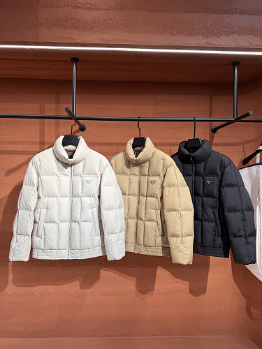 Coat Will Be Compressed During Shipping So QC Dose Not Look Full It Will Expaned When U Ge