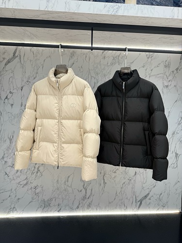 Coat Will Be Compressed During Shipping So QC Dose Not Look Full It Will Expaned When U Ge