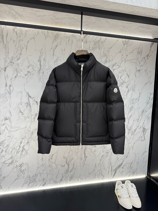 Coat Will Be Compressed During Shipping So QC Dose Not Look Full It Will Expaned When U Ge