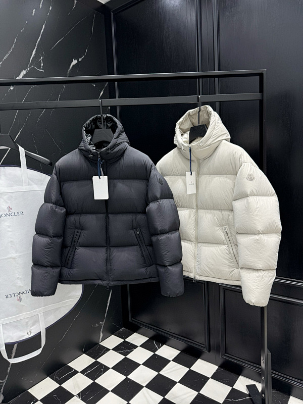 Coat Will Be Compressed During Shipping So QC Dose Not Look Full It Will Expaned When U Ge