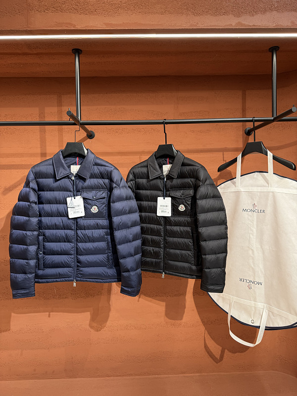 Coat Will Be Compressed During Shipping So QC Dose Not Look Full It Will Expaned When U Ge