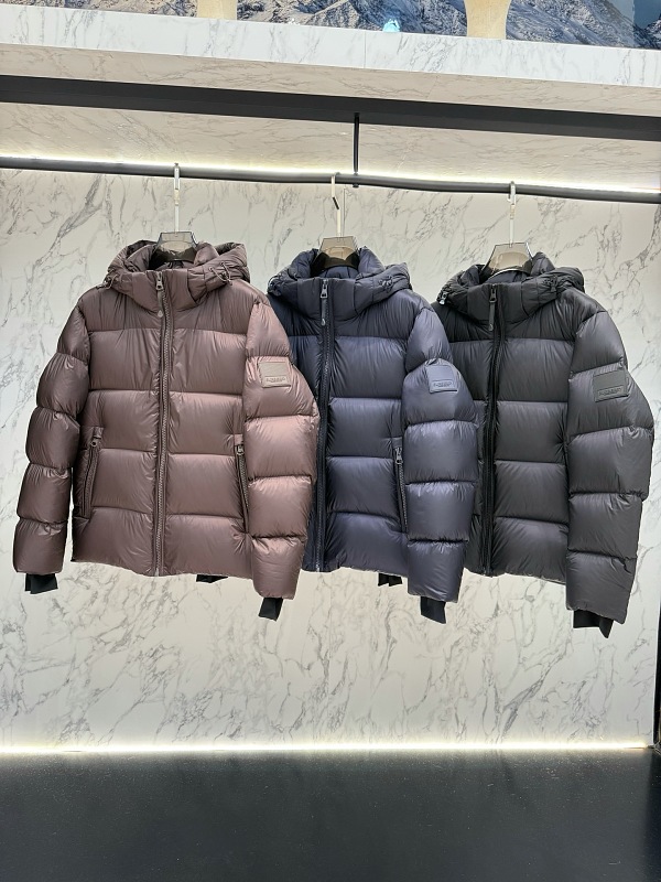 Coat Will Be Compressed During Shipping So QC Dose Not Look Full It Will Expaned When U Ge