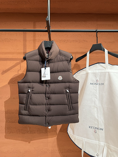 Coat Will Be Compressed During Shipping So QC Dose Not Look Full It Will Expaned When U Ge