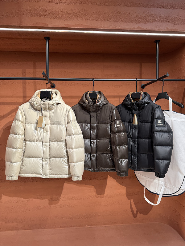Coat Will Be Compressed During Shipping So QC Dose Not Look Full It Will Expaned When U Ge