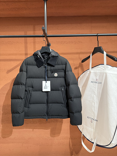 Coat Will Be Compressed During Shipping So QC Dose Not Look Full It Will Expaned When U Ge