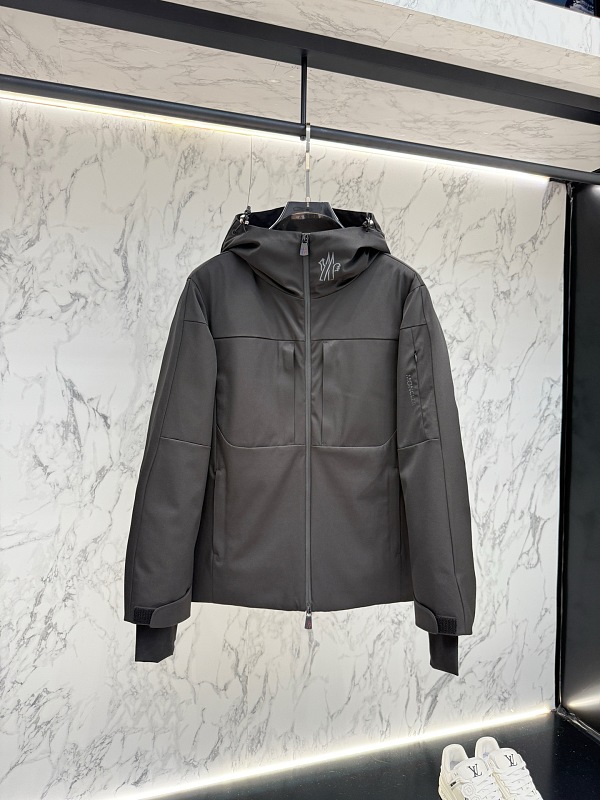 Coat Will Be Compressed During Shipping So QC Dose Not Look Full It Will Expaned When U Ge