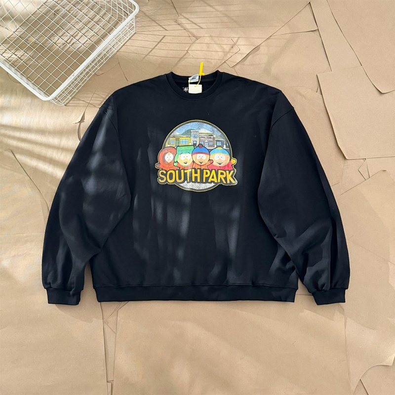 Sweatshirt OR Sweater