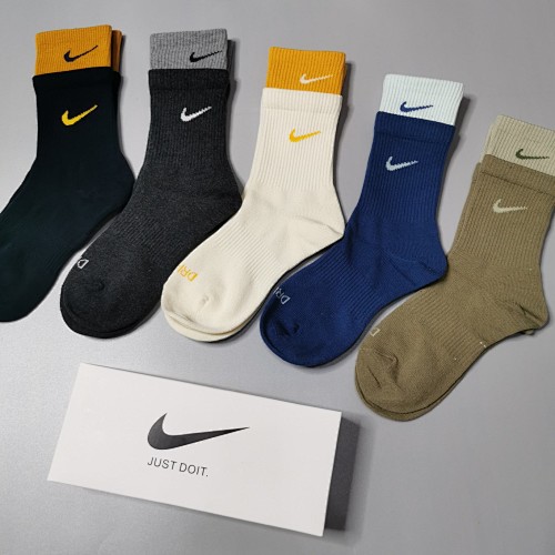 Socks Five Pairs In One Box