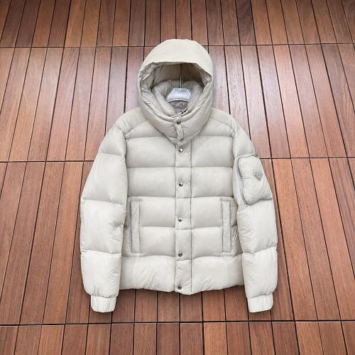 The Genuine 90 Goose Down Filling Not The Inferior Synthetic Down Material Found On The Ma
