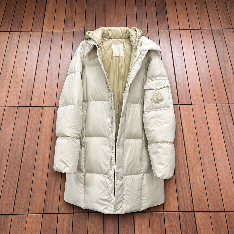 The Genuine 90 Goose Down Filling Not The Inferior Synthetic Down Material Found On The Ma
