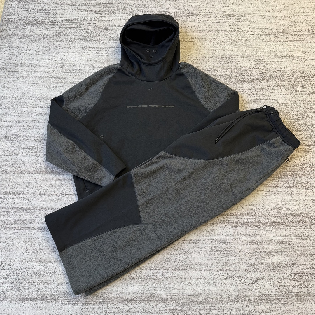 Nike tech boreas tracksuit（Black color）