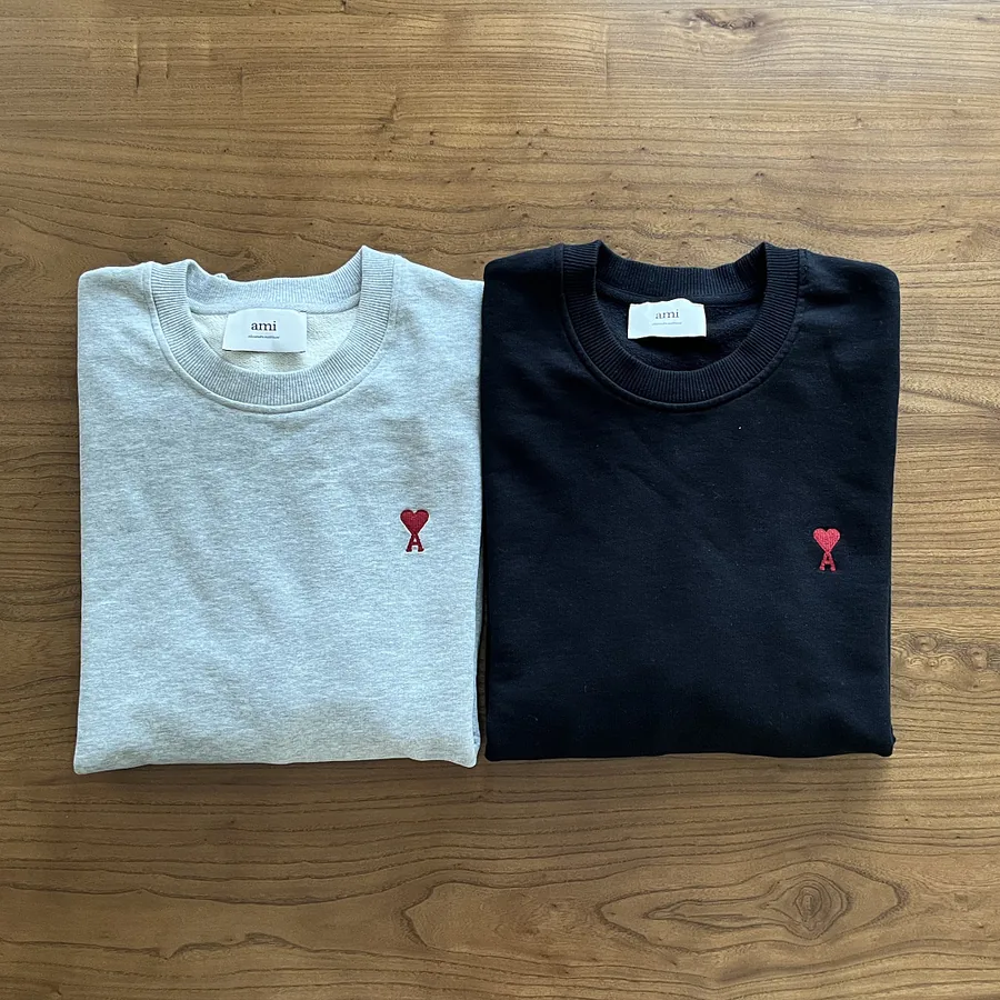 小红心圆领卫衣, P26, https://item.taobao.com/item.htm?ft=t&id=1058130857220